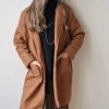 Abrigo de lana rizada camel