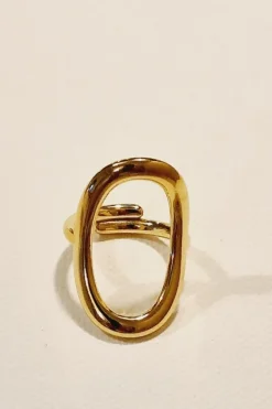 Anillo dorado de acero grande