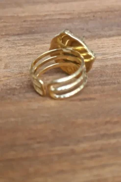 Anillo dorado de acero piedra negra