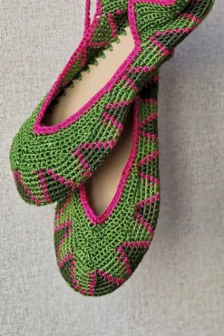 Bailarinas crochet con lazo verde y fucsia