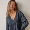 Blusa cuello pico con detalles lurex gris