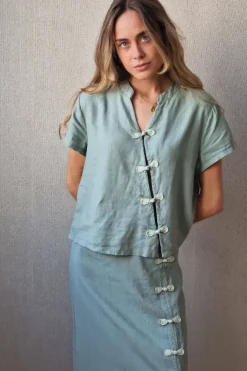 Blusa de lino cuello Mao verde