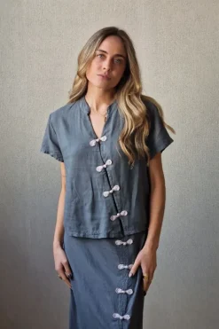 Blusa de lino cuello Mao gris