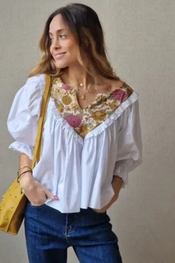 Blusa escote flores