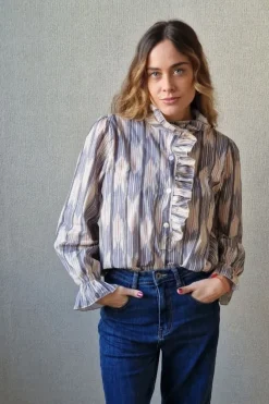 Blusa estampado de rayas y volante gris