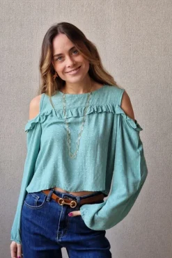 Blusa hombros al aire verde bonito