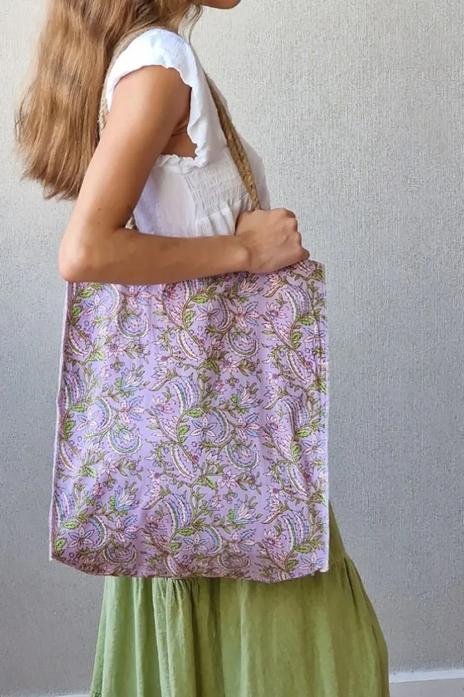 Bolsa de yute color rosa y pistacho con telas estampadas
