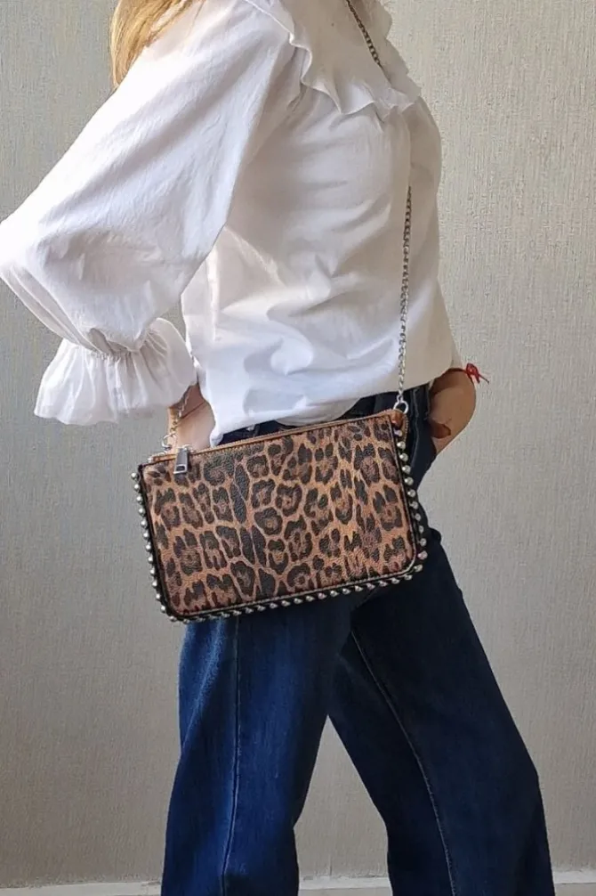 Bolso bandolera tachas animal print marrón