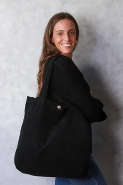 Bolso de pana negro con opción de personalizarlo