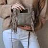 Bolso de piel con flecos pequeño topo