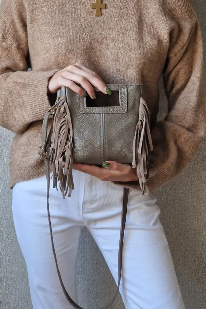 Bolso de piel con flecos pequeño topo