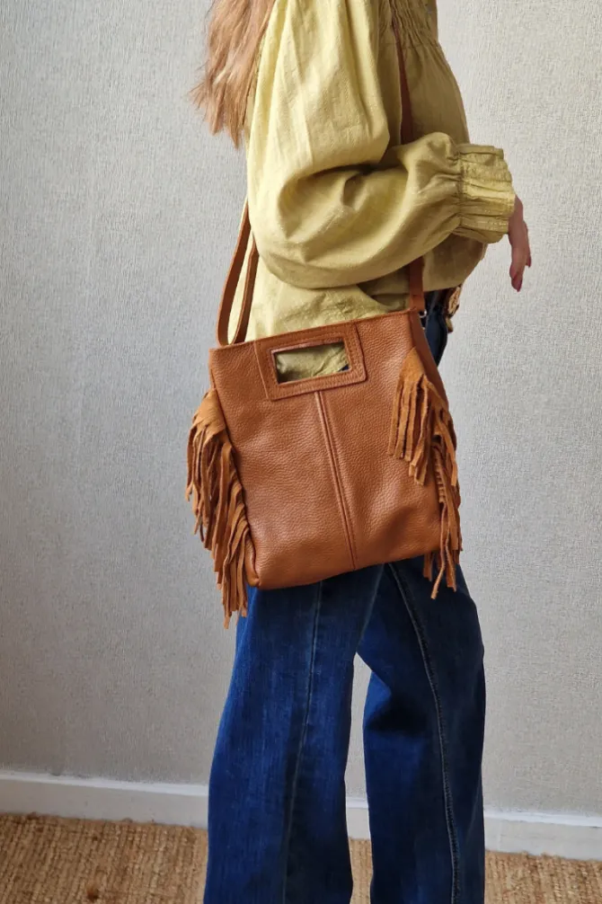 Bolso de piel con flecos camel