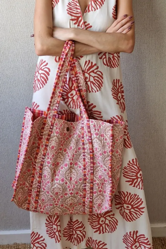 Bolso indio reversible verde flores y rayas coral y rosa
