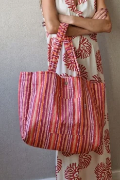 Bolso indio reversible verde flores y rayas coral y rosa
