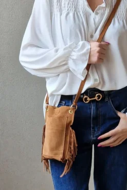 Bolso mini de ante y flecos camel
