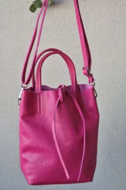 Bolso mini de piel fusia