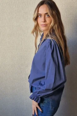Camisa azul Teen cuello volantito