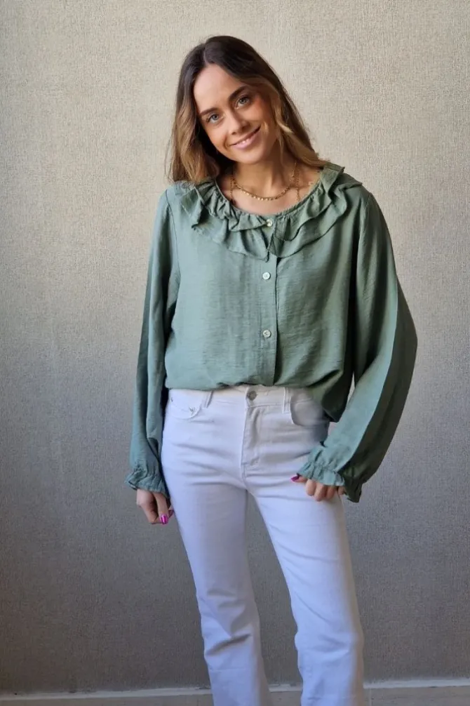 Camisa con dos volantes en el cuello verde
