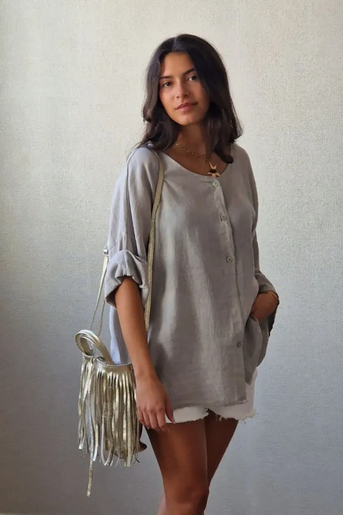 Camisa oversize con manga tres cuartos en color topo