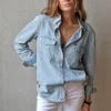 Camisa vaquera azul lavada