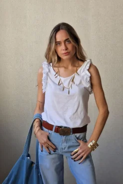 Camiseta tirantes volante manga blanca