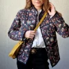 Chaqueta acolchada de flores negra