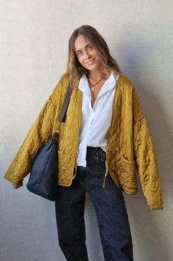 Chaqueta acolchada mostaza