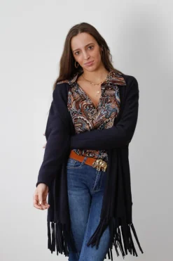 Chaqueta con flecos en la parte inferior azul marino