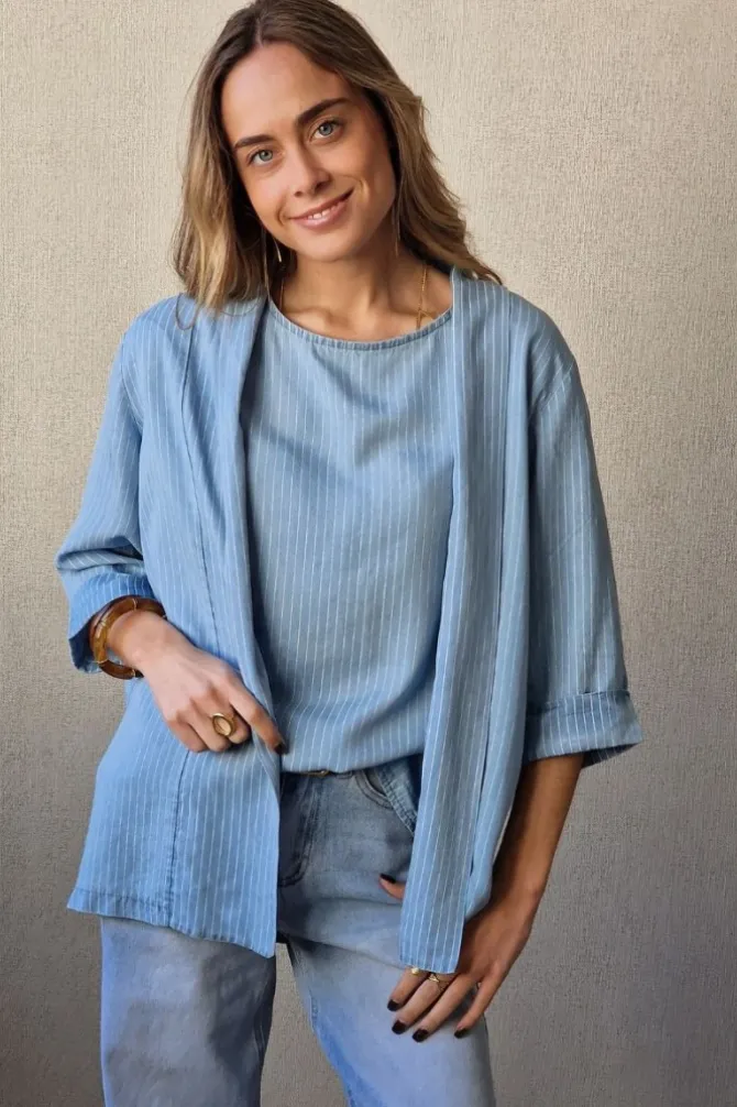 Chaqueta denim tipo kimono azul