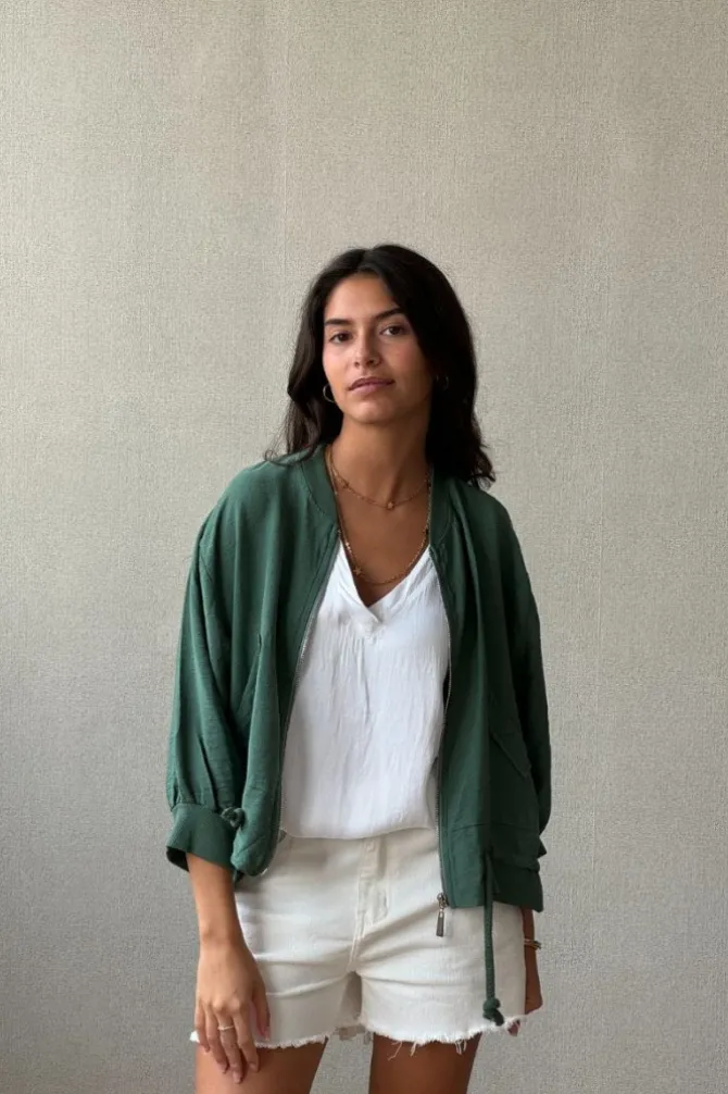 Chaqueta tipo bomber con cremalleras verde