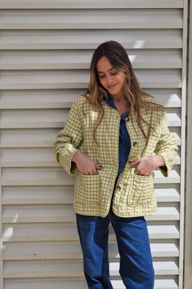 Chaqueta vichy con botones mostaza