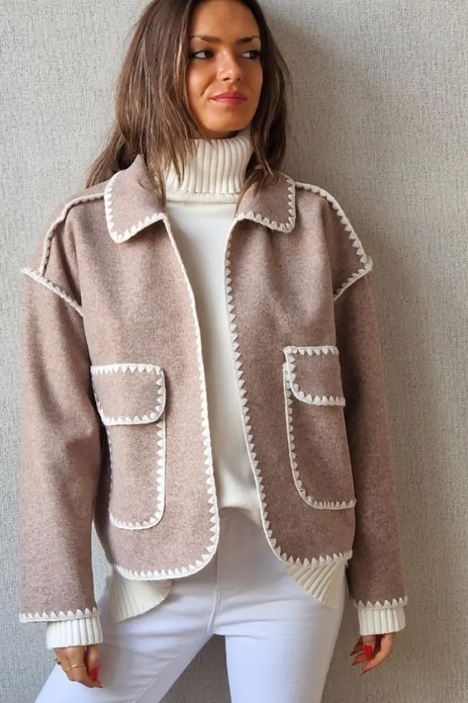 Chaquetón de paño topo con pespuntes crudo