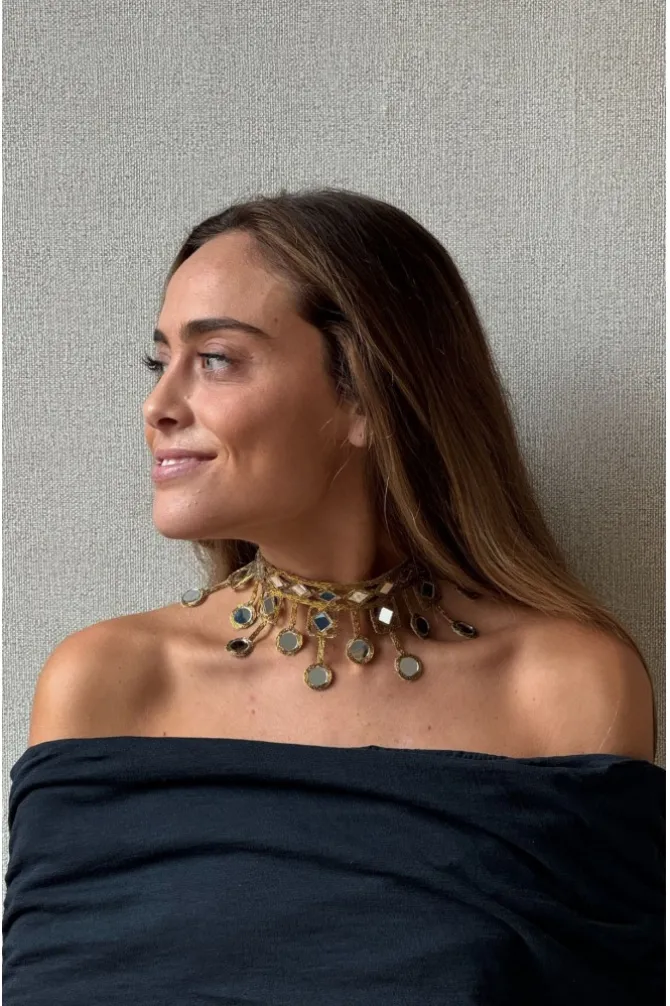 Collar choker de espejos dorado