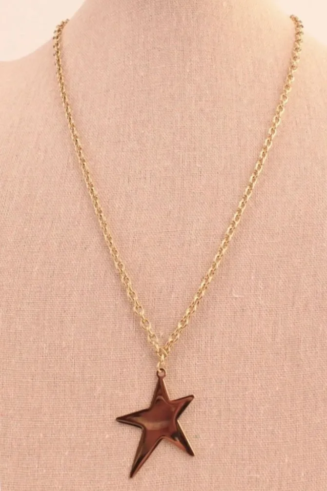 Collar largo de acero estrella dorada