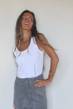 Crop top de asas en color blanco