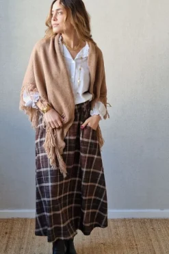 Falda de cuadros marrón