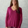 Jersey básico de cuello pico burdeos