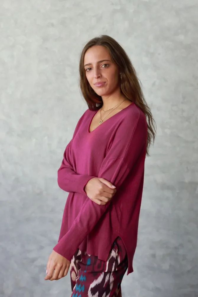 Jersey básico de cuello pico burdeos