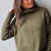 Jersey cuello cisne con raya central verde