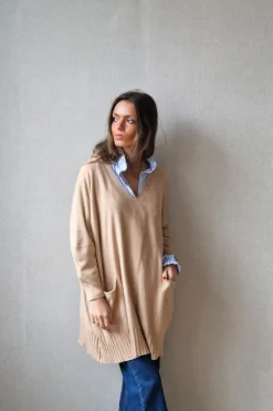 Jersey oversize cuello pico camel