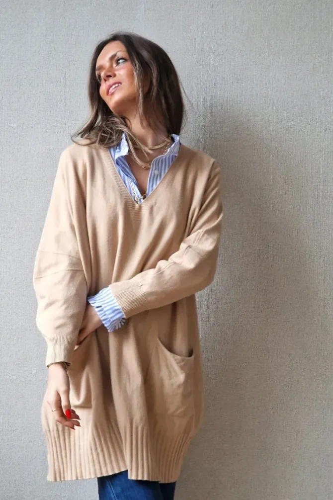 Jersey oversize cuello pico camel