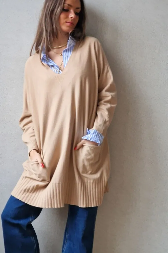 Jersey oversize cuello pico camel