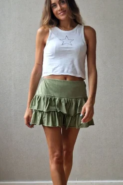 Minifalda pantalón verde militar con cintura de goma y volantes