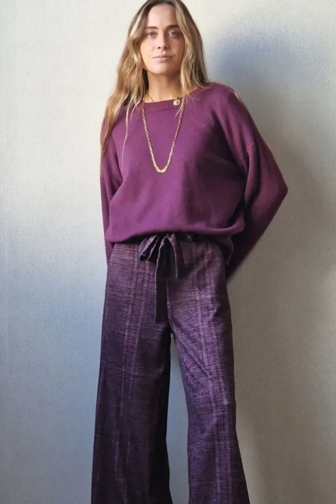 Pantalón de cuadros con cinturón berenjena