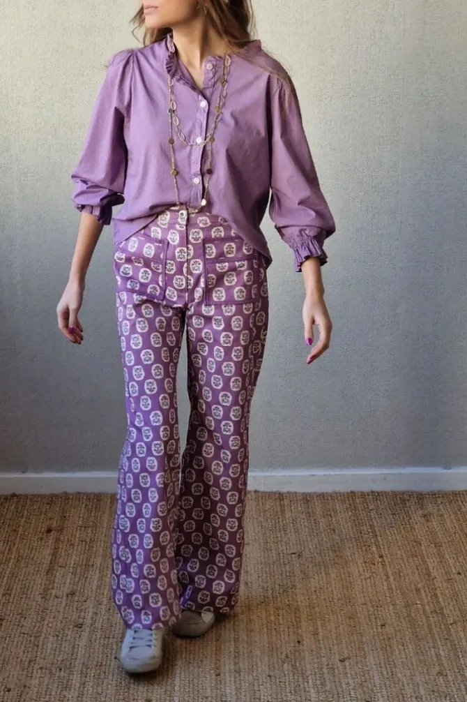 Pantalón de flores lila