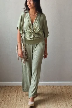 Pantalón tipo bambula verde militar y lurex dorado