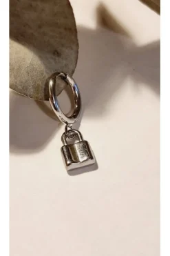 Pendiente combinable de acero en plateado con candado