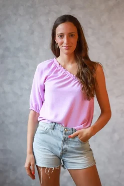 Top Adela de una manga lila