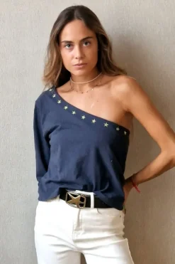Top asimétrico con estrellas azul