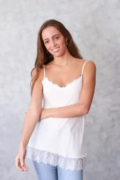 Top lencero con puntilla blanco